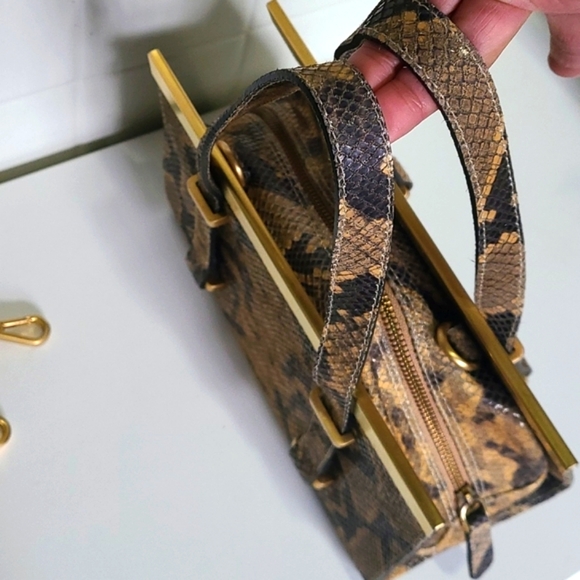 Vittoria Napoli snake print crossbody bag - Picture 9 of 16